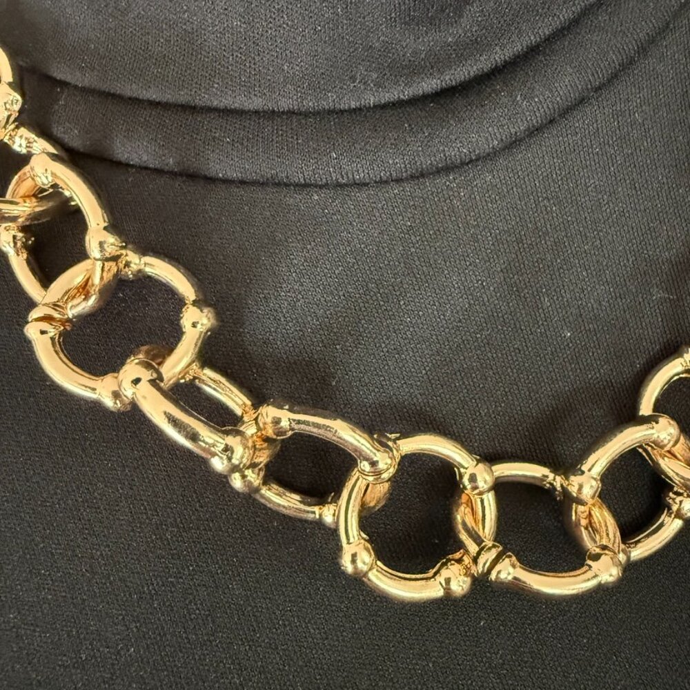 #12 garden party costume jewelry / gold link necklace w/clasp closure